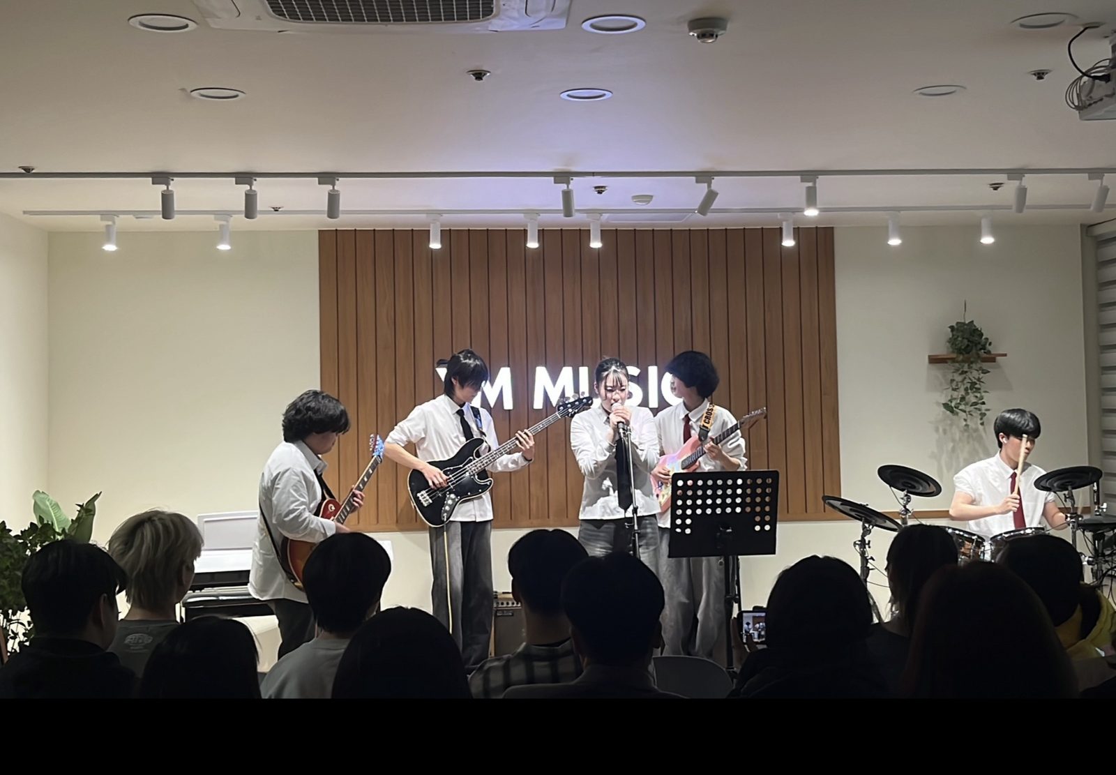 동탄 실용음악학원 YM MUSIC — 보컬과 밴드가 함께하는 라이브 무대
