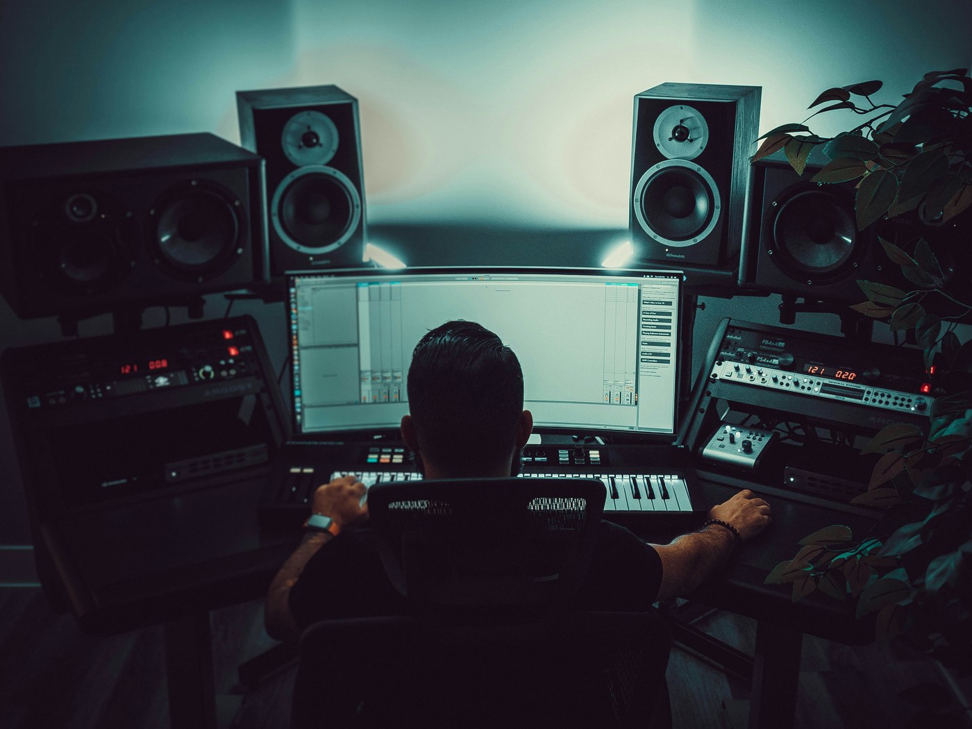 동탄 와이엠뮤직 MIDI 스튜디오 — 모니터 스피커와 마스터 건반 세팅
